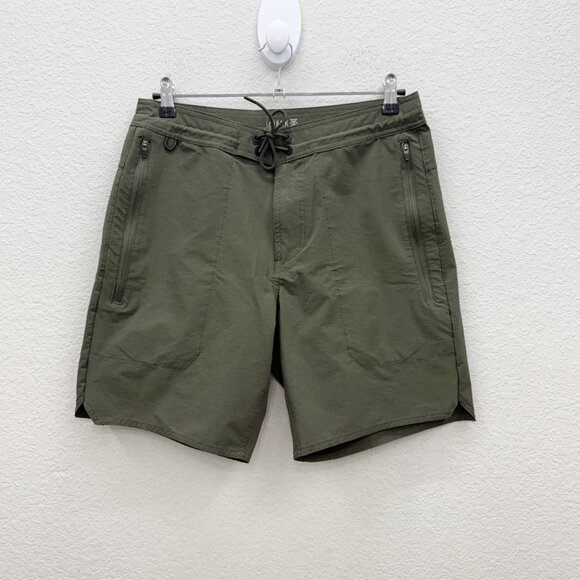 Roark Green Layover Hybrid Trail Quick Dry Shorts 3.0 RS310 Mens size 30 - Picture 1 of 11